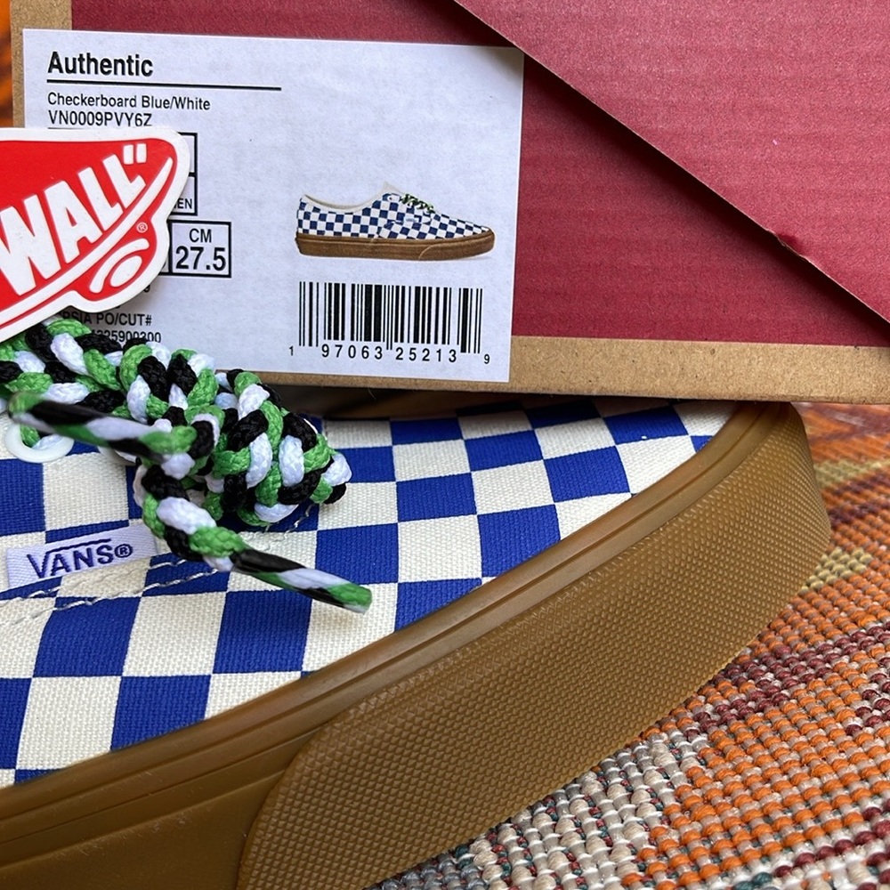 Vans Men’s Authentic
Checkerboard Blue/White
VN0009PVY6Z
Sneakers - Picture 15 of 16